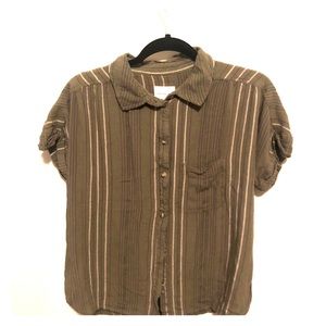 Green button up tshirt